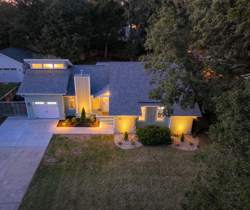 Photo of 1160 Island View Drive, Mount Pleasant, SC 29464 (MLS # 25028384)