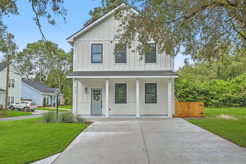 Photo of 921 Main Street, Charleston, SC 29407 (MLS # 26017784)