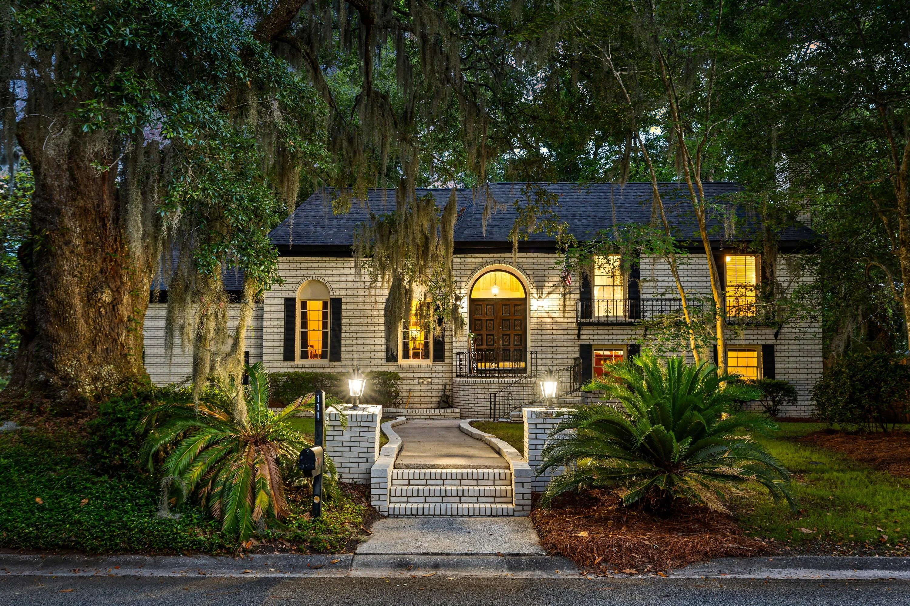 111 Seven Oaks Lane