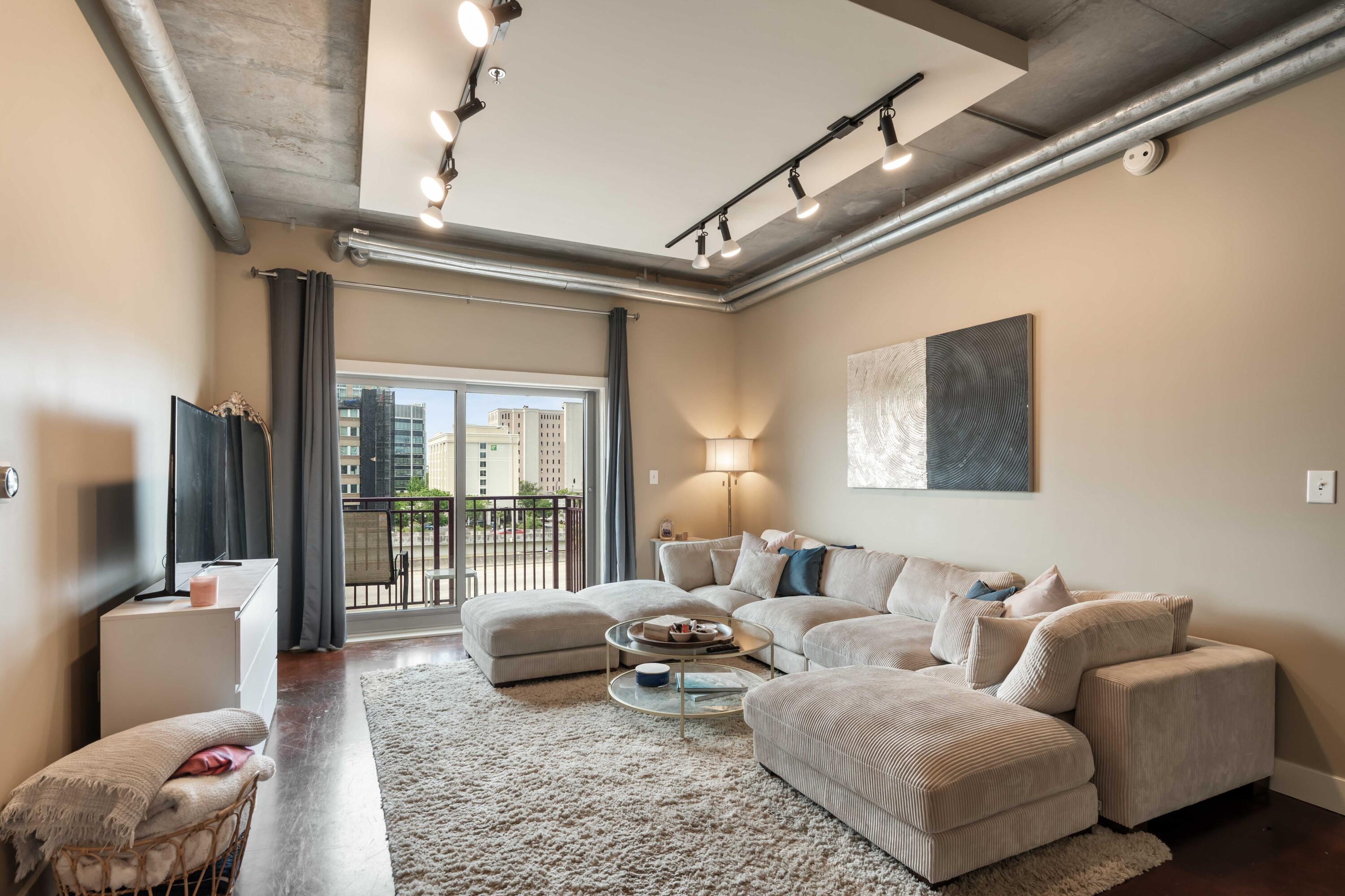 150 Bee Street 507