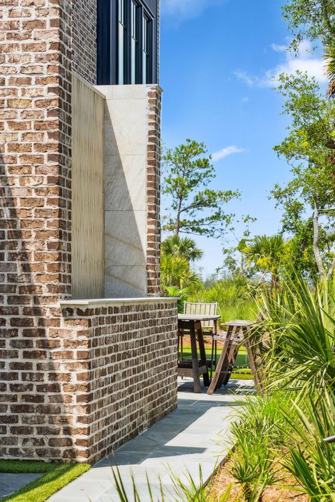 listing image 106