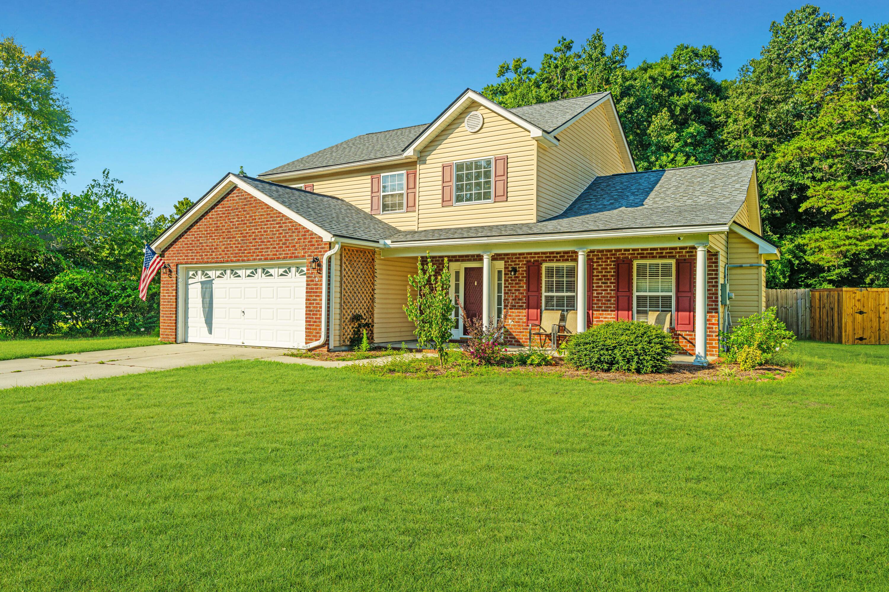 View Summerville, SC 29485 house