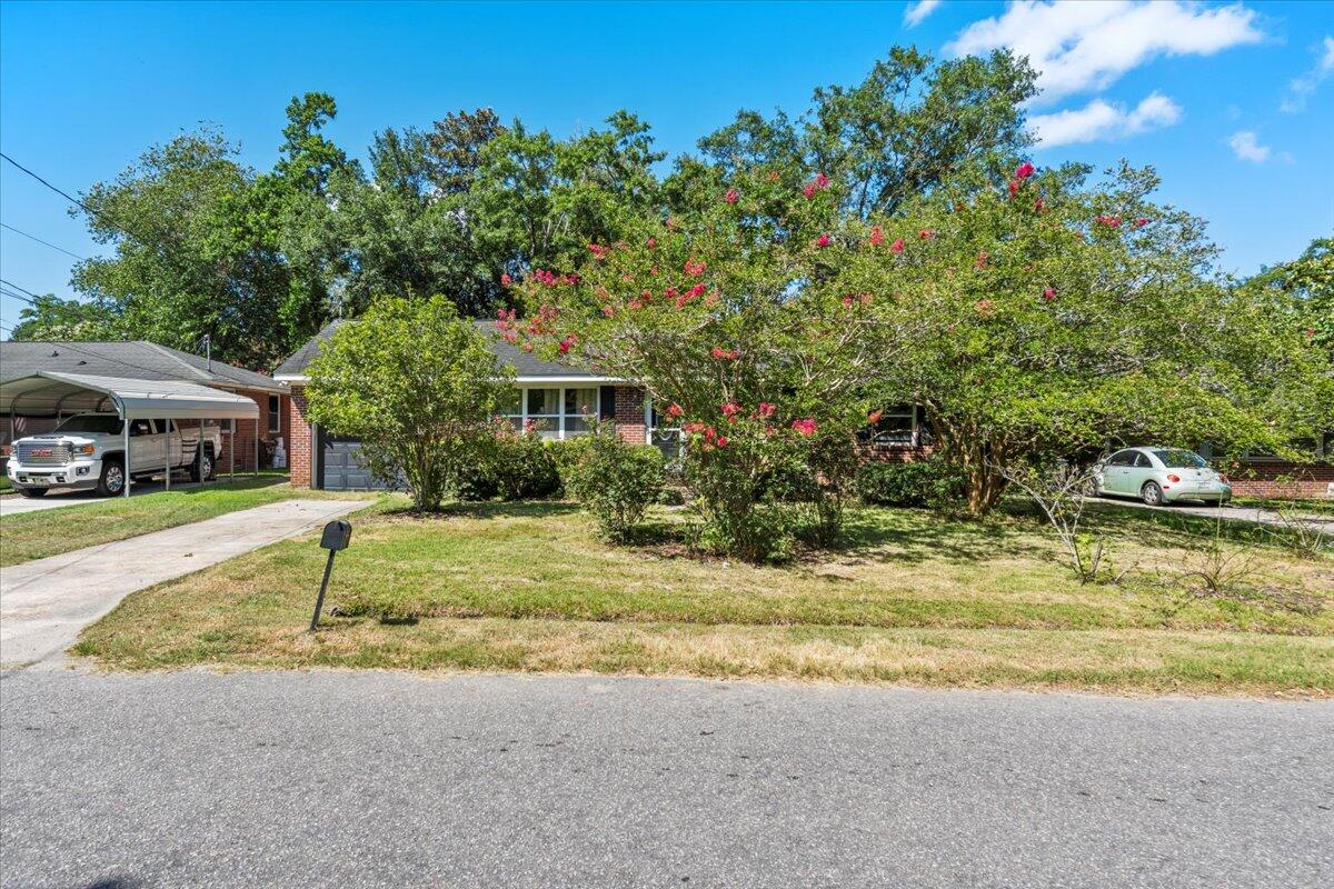 5810 Chaucer Drive
