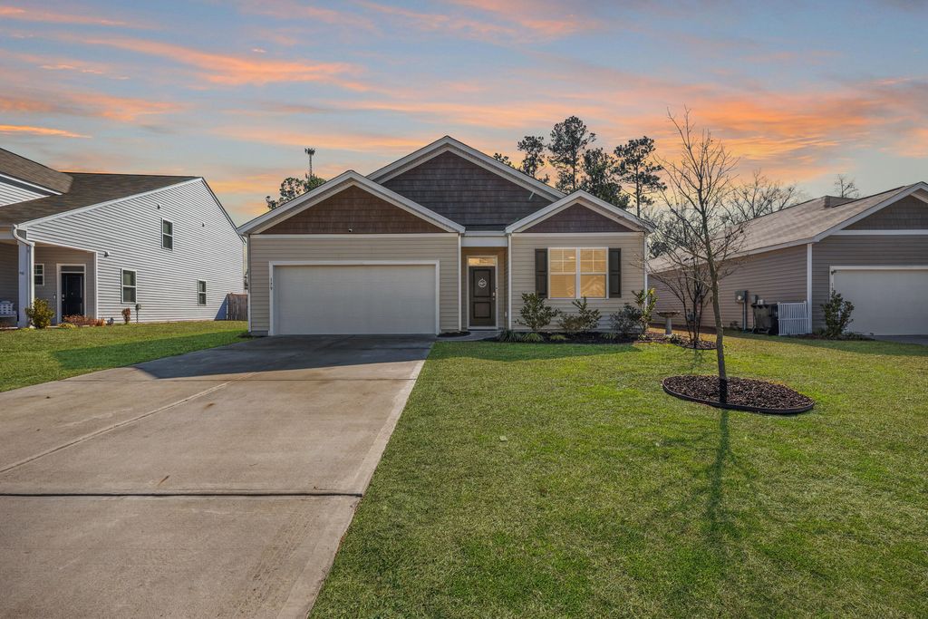 Photo of 179 Lagoona Drive, Summerville, SC 29483 (MLS # 26003702)