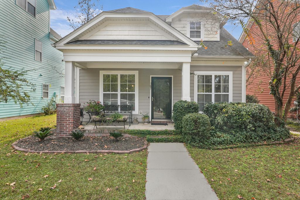 Photo of 107 Trillium Avenue, Summerville, SC 29483 (MLS # 25031612)