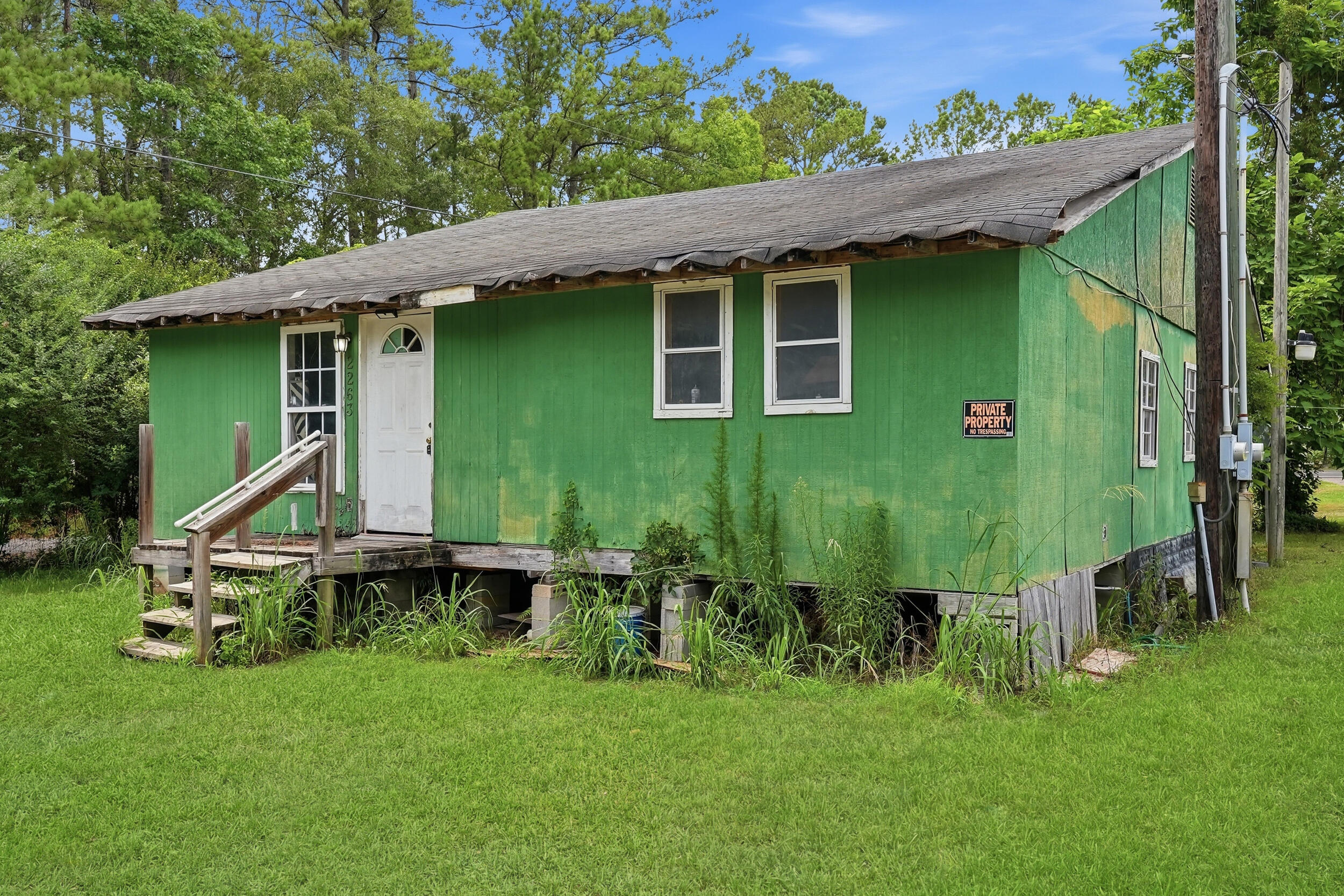 208 Rae Lane