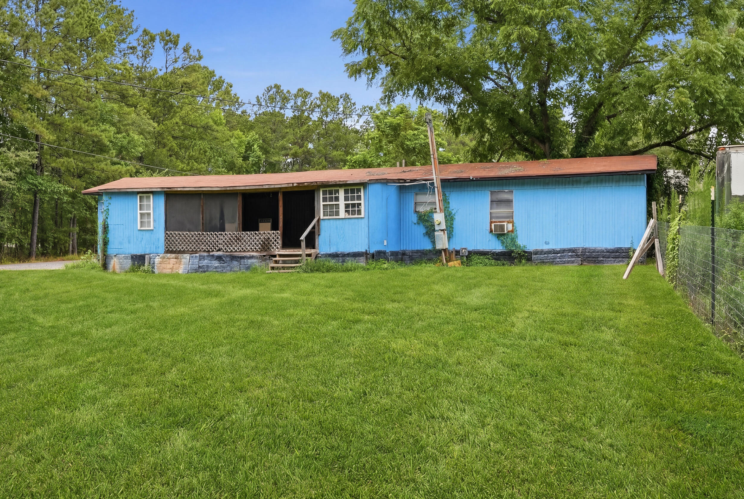 208 Rae Lane