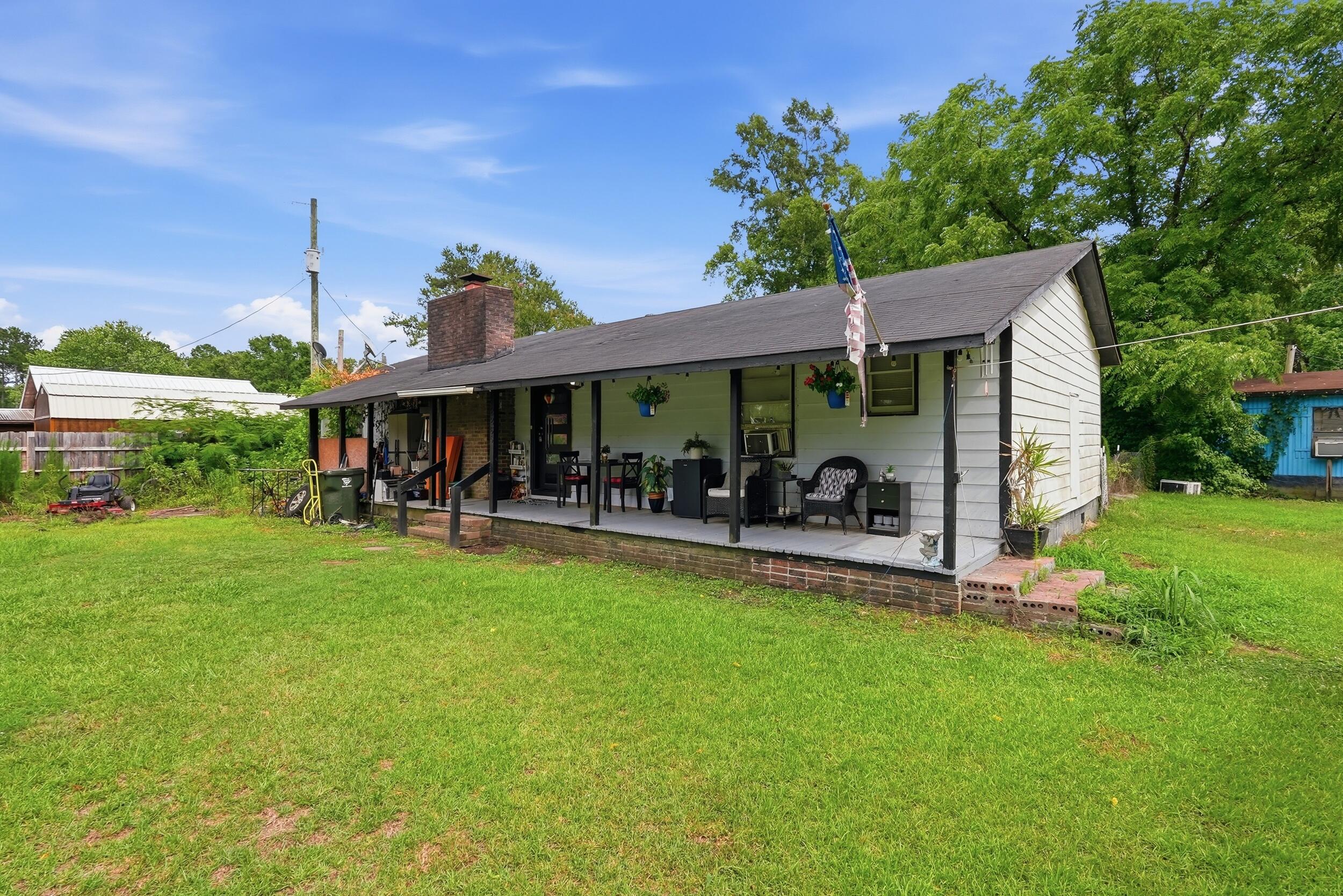 208 Rae Lane