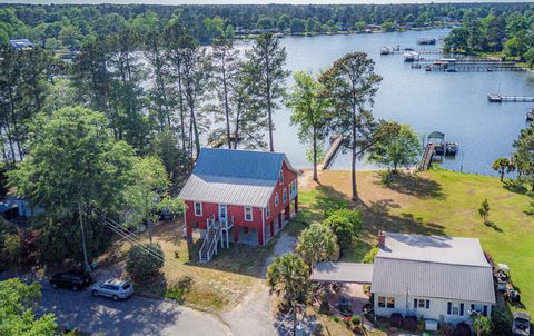 1296 Levi Street Manning SC 29102