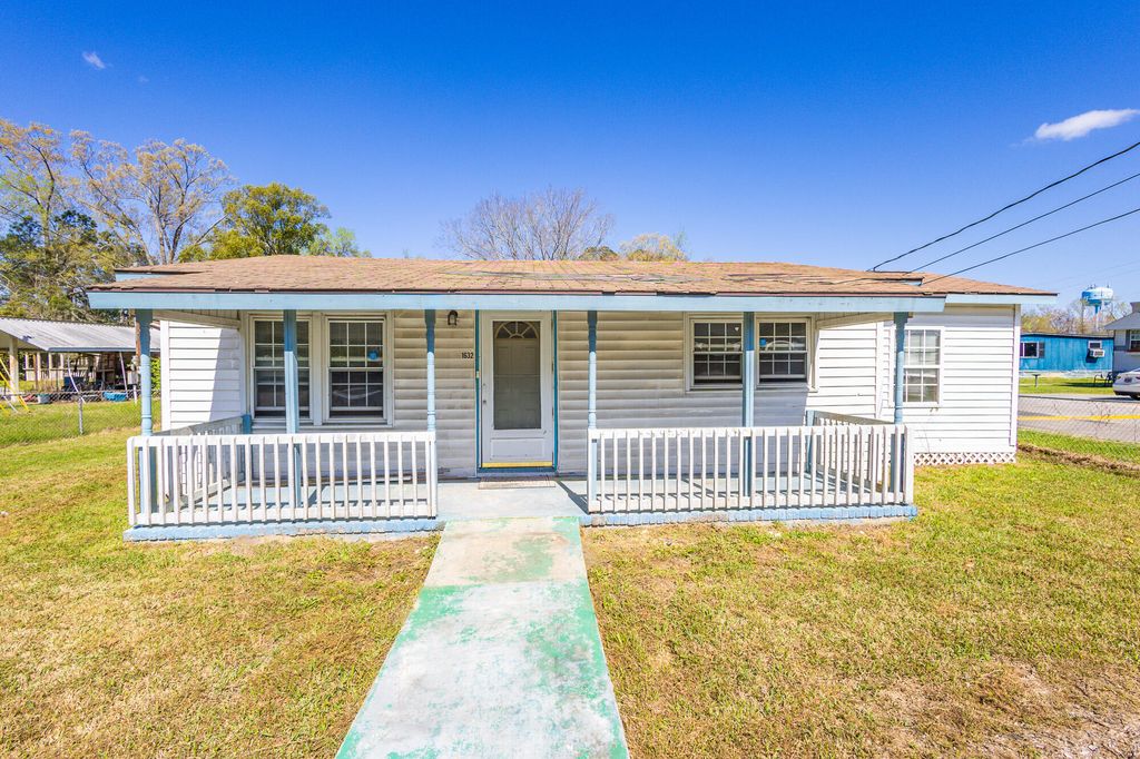 Photo of 1632 Central Avenue, Summerville, SC 29483 (MLS # 26015562)