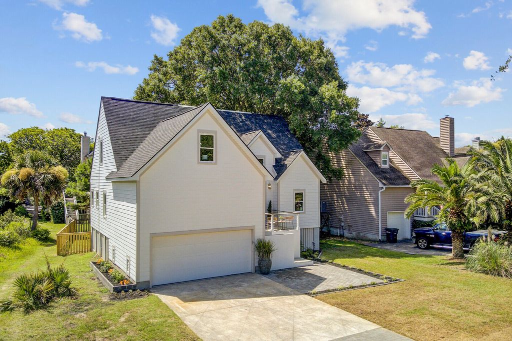 Photo of 695 Gate Post Drive, Mount Pleasant, SC 29464 (MLS # 25019894)