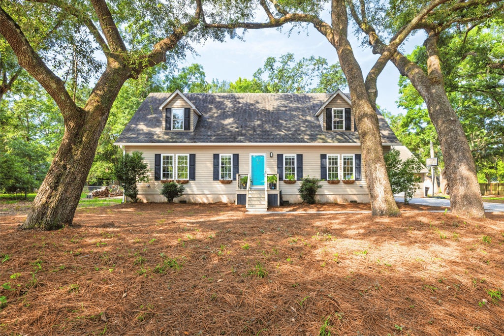 Photo of 1519 Rifle Range Road, Mount Pleasant, SC 29464 (MLS # 26023769)
