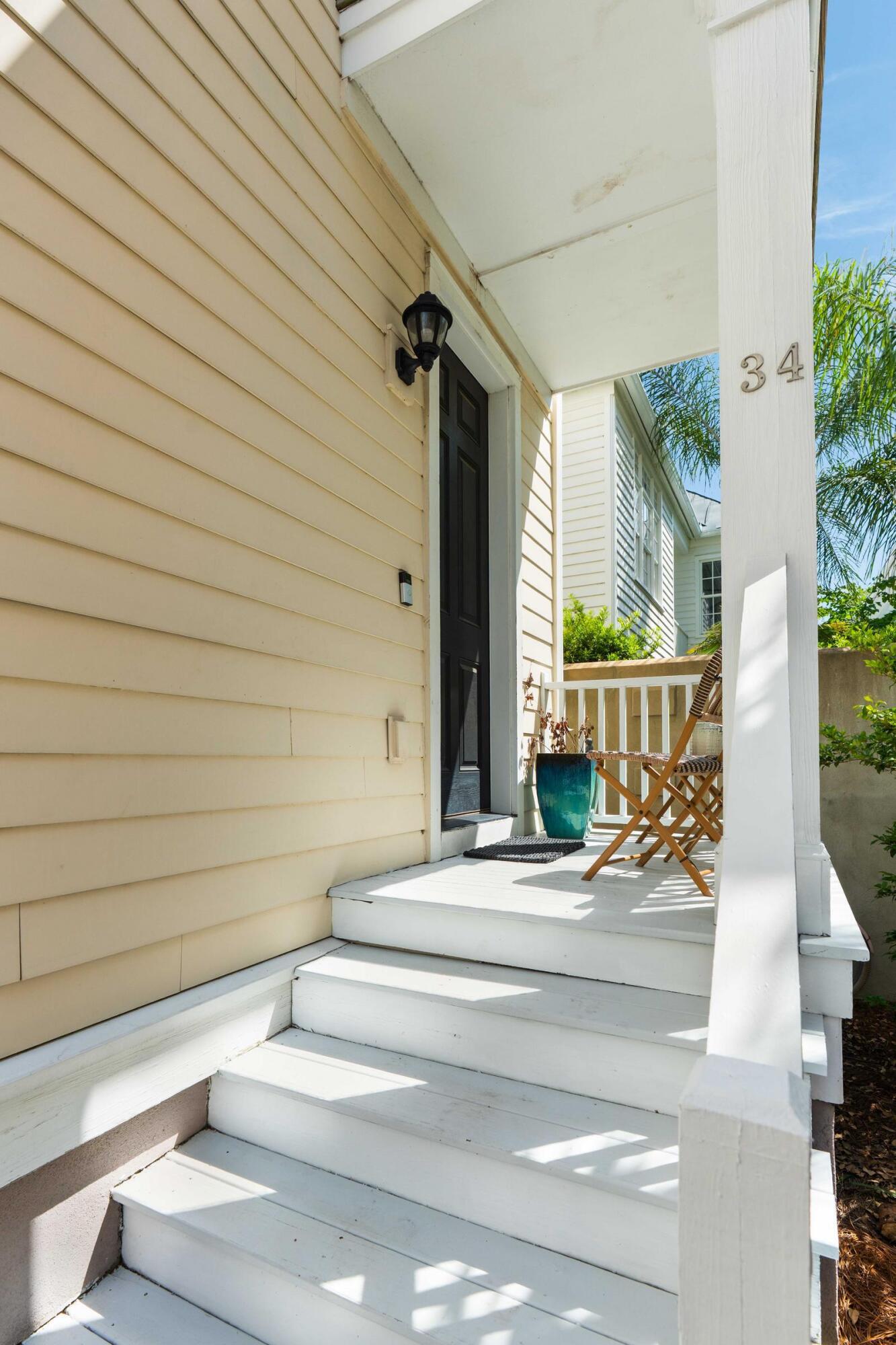 34 Dereef Court