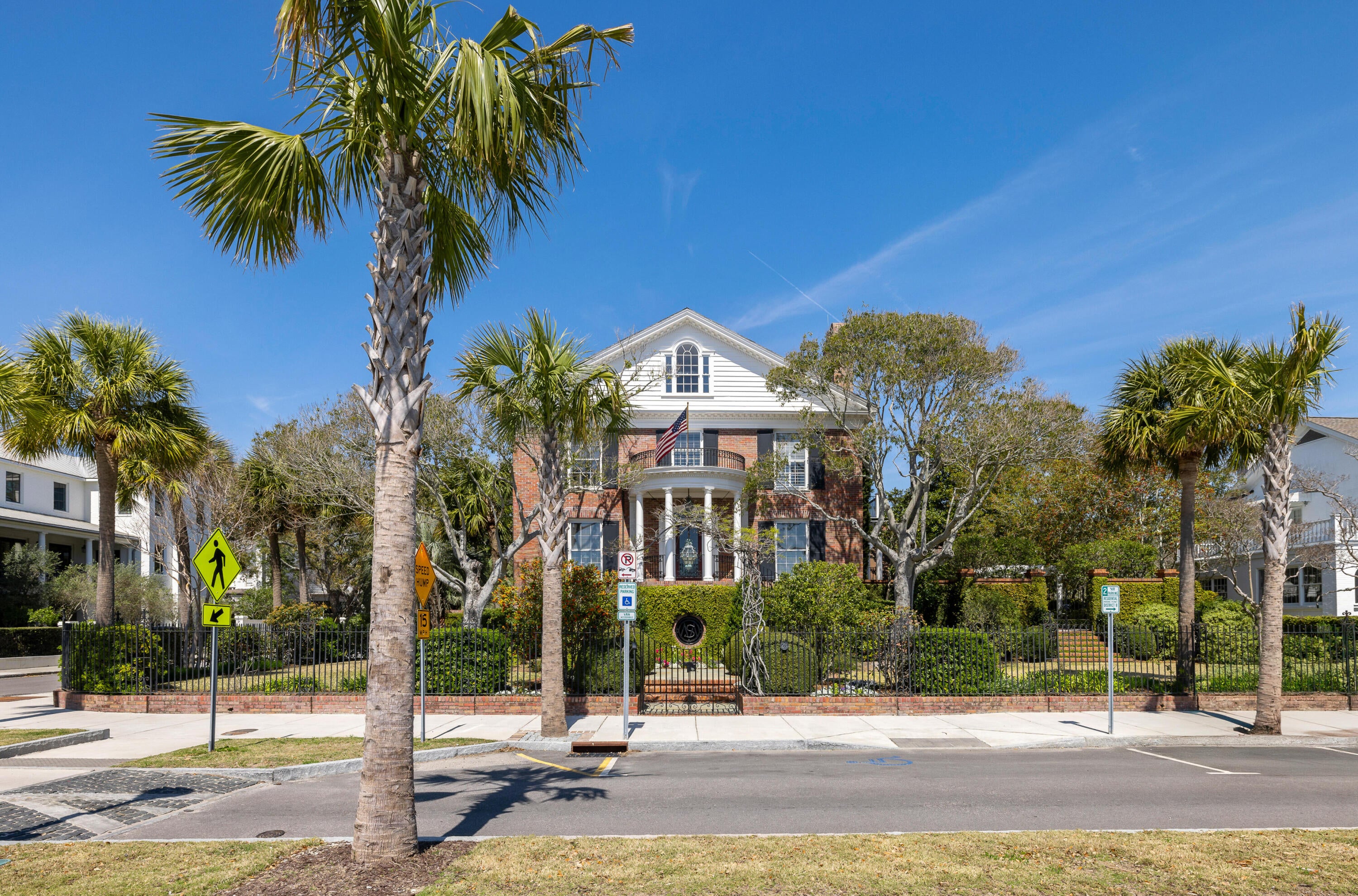 28 Murray Boulevard
