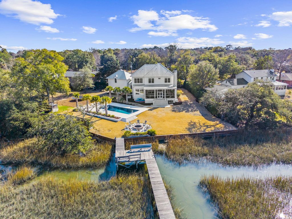 Photo of 1064 N Shem Drive, Mount Pleasant, SC 29464 (MLS # 26004138)