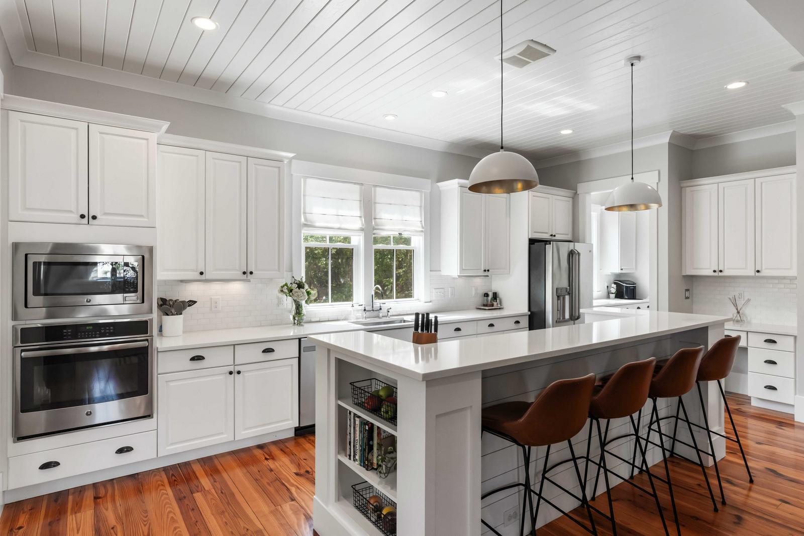 1878 Headquarters Plantation Drive