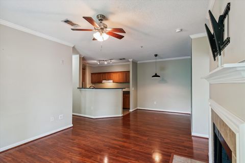 Condominium in Charleston SC 45 Sycamore Avenue Apt 322 Avenue 6.jpg