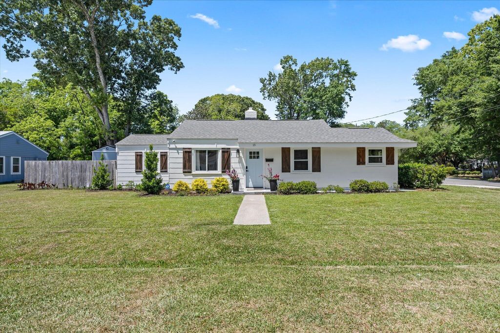 Photo of 15 Anita Drive, Charleston, SC 29407 (MLS # 26012332)