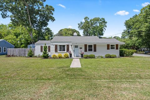 Photo of 15 Anita Drive, Charleston, SC 29407 (MLS # 26012332)