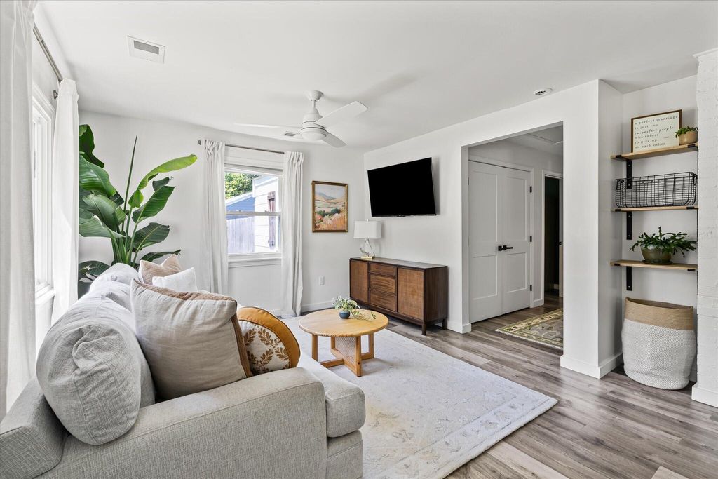 Photo of 15 Anita Drive, Charleston, SC 29407 (MLS # 26012332)