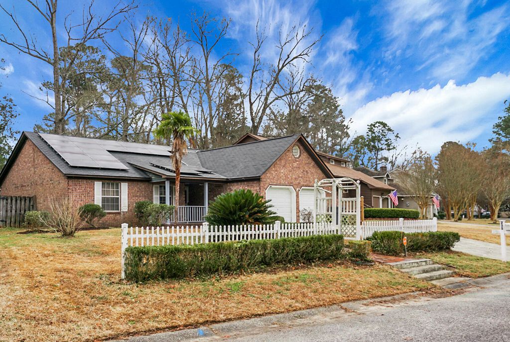 Photo of 235 Knightsbridge Drive, North Charleston, SC 29418 (MLS # 26003588)