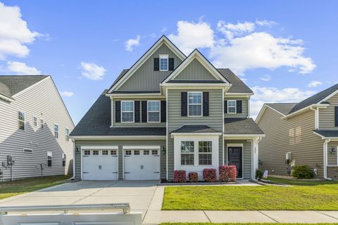 Photo of 228 Firewheel Court, Summerville, SC 29486 (MLS # 26007214)