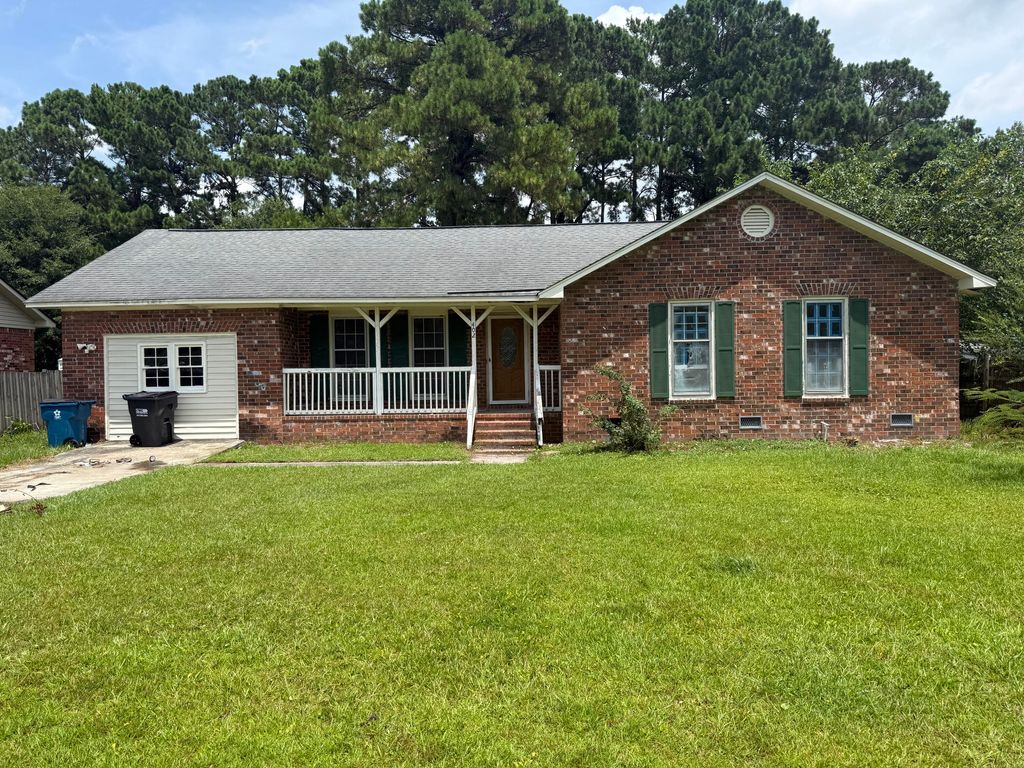Photo of 402 Kershaw Road, Summerville, SC 29486 (MLS # 26021051)