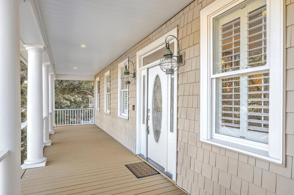 Photo of 7 Seahorse Court, Isle of Palms, SC 29451 (MLS # 26003184)