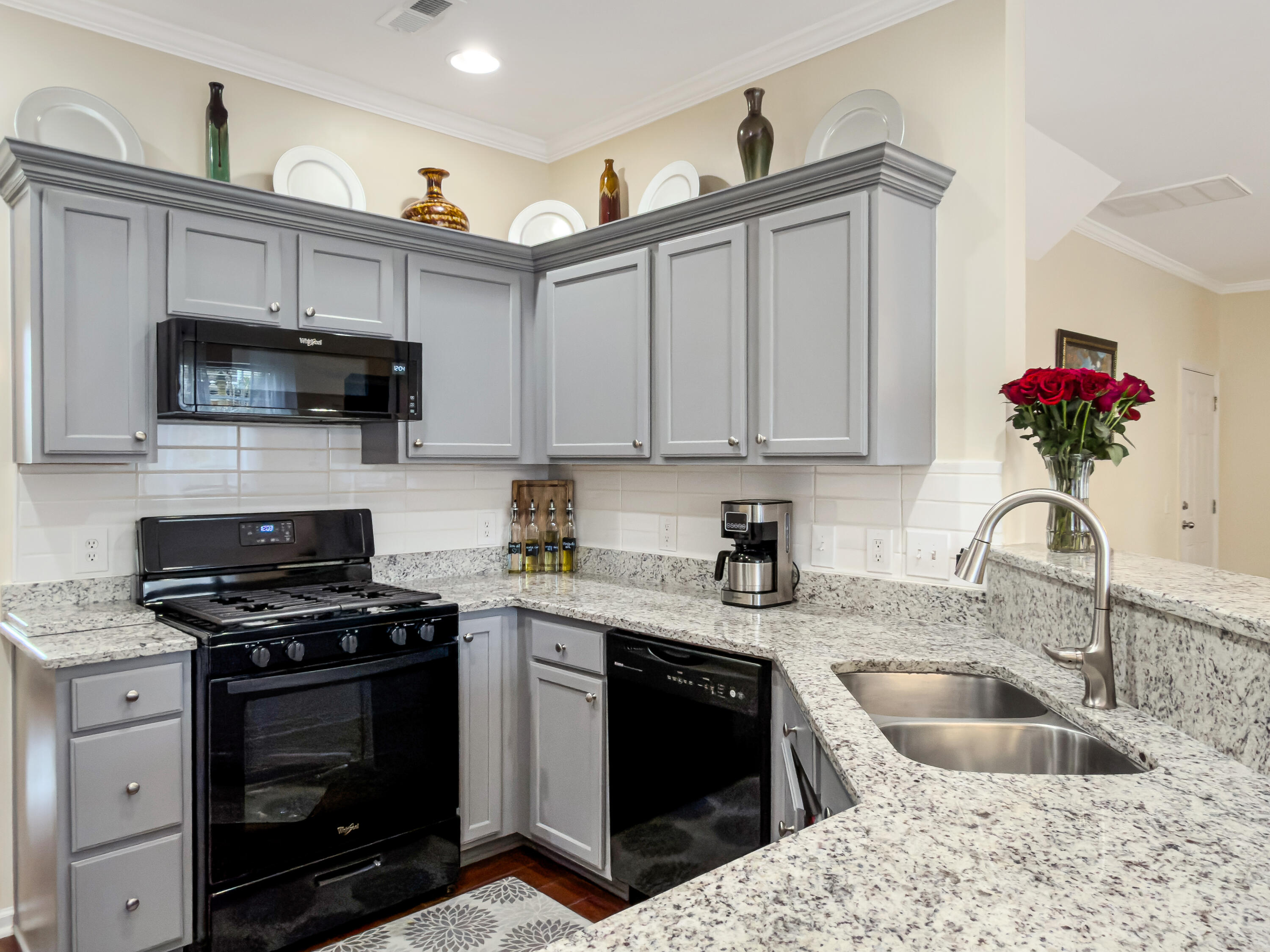 5000 Whitfield Court