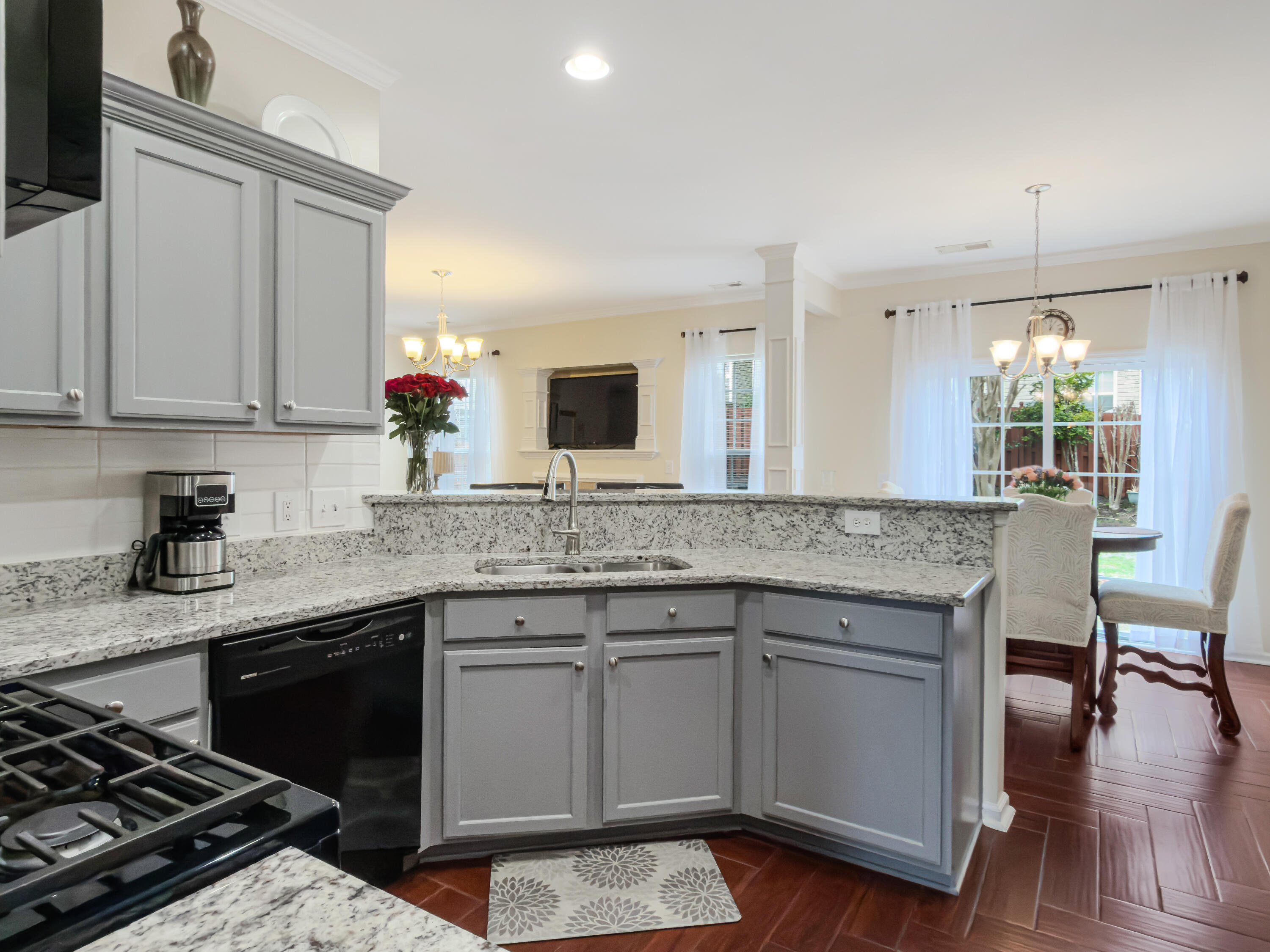 5000 Whitfield Court