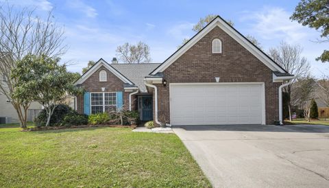 Photo of 104 Oakbluff Road, Summerville, SC 29485 (MLS # 26007037)