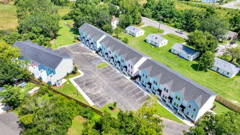 A home in North Charleston