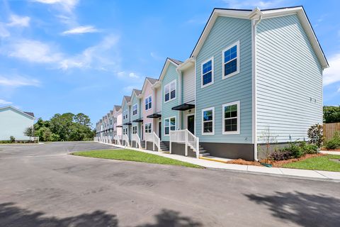 A home in North Charleston