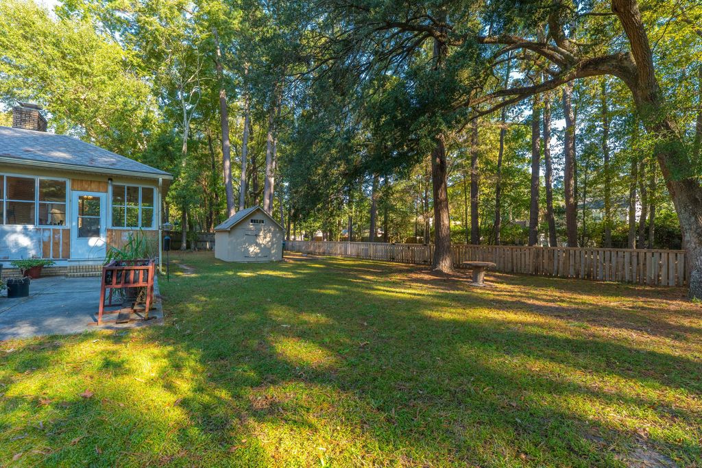 Photo of 315 Shaftesbury Lane, Summerville, SC 29485 (MLS # 25031196)