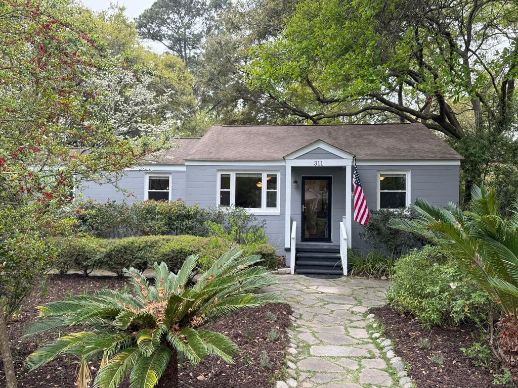 Photo of 311 Cassina Road, Charleston, SC 29407 (MLS # 26008907)