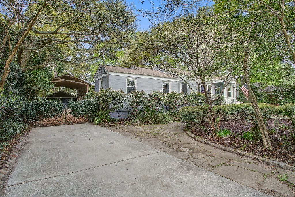 Photo of 311 Cassina Road, Charleston, SC 29407 (MLS # 26008907)