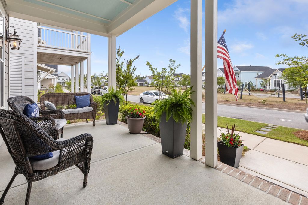 Photo of 704 Triangle Lane, Summerville, SC 29486 (MLS # 26009672)