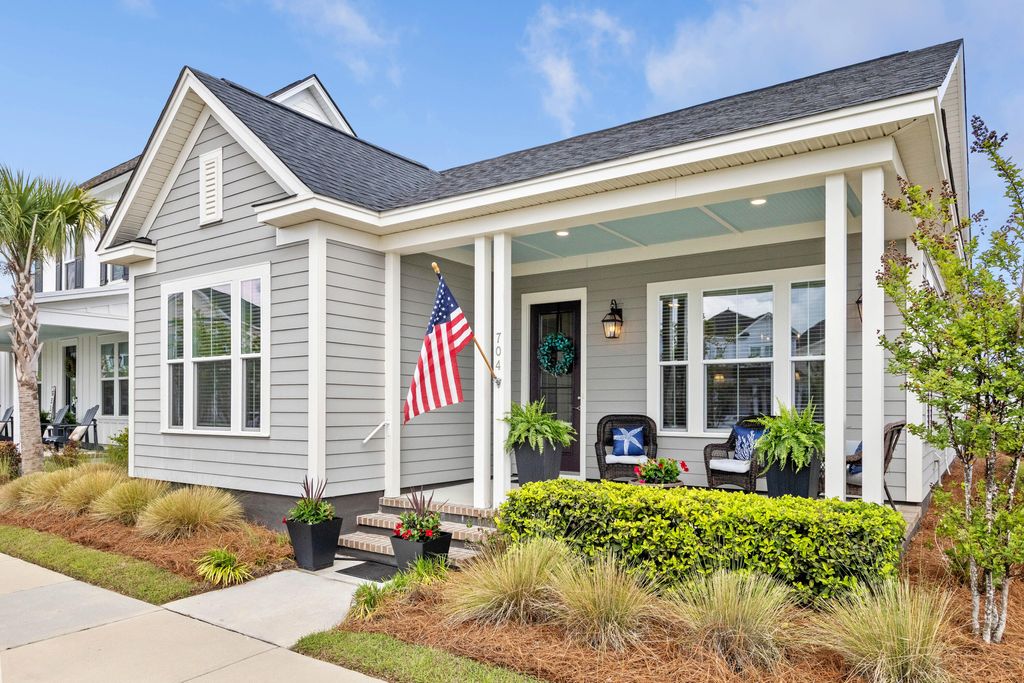 Photo of 704 Triangle Lane, Summerville, SC 29486 (MLS # 26009672)