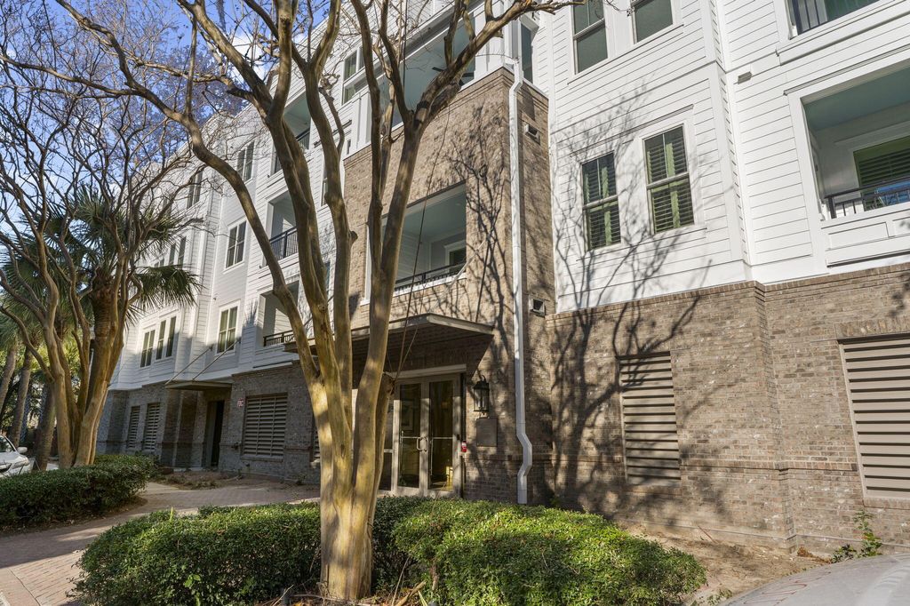 Photo of 200 River Landing Drive #208f, Charleston, SC 29492 (MLS # 26002167)