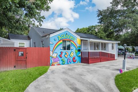 24 Sycamore Avenue Charleston SC 29407