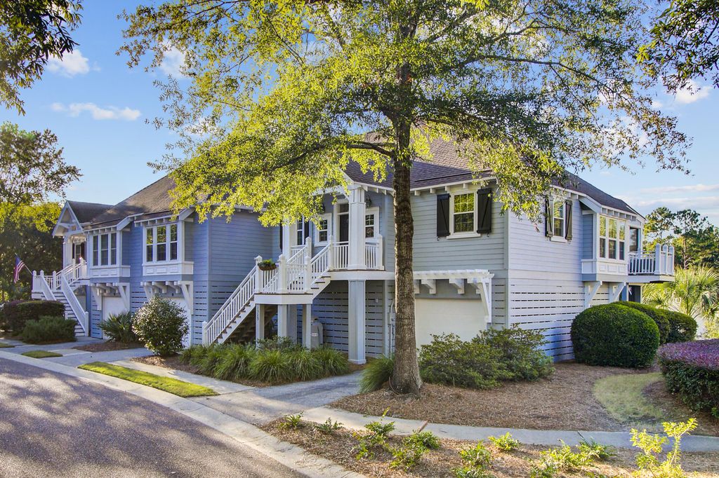 Photo of 1529 Sea Palms Crescent, Mount Pleasant, SC 29464 (MLS # 25028220)