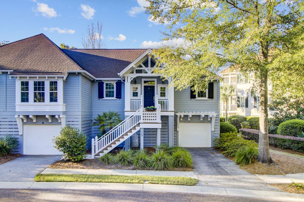 Photo of 1529 Sea Palms Crescent, Mount Pleasant, SC 29464 (MLS # 25028220)