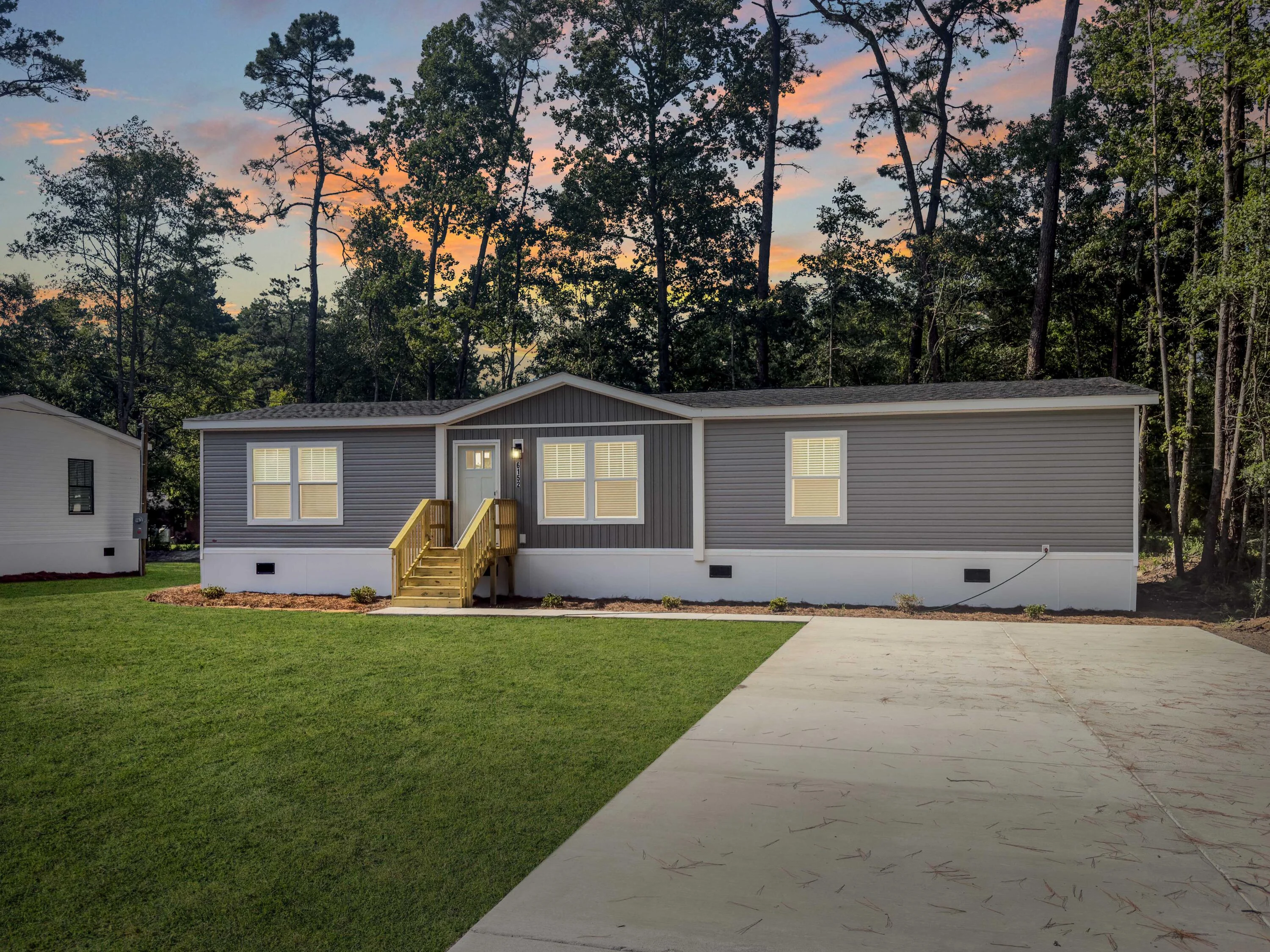 6152 Smith Road