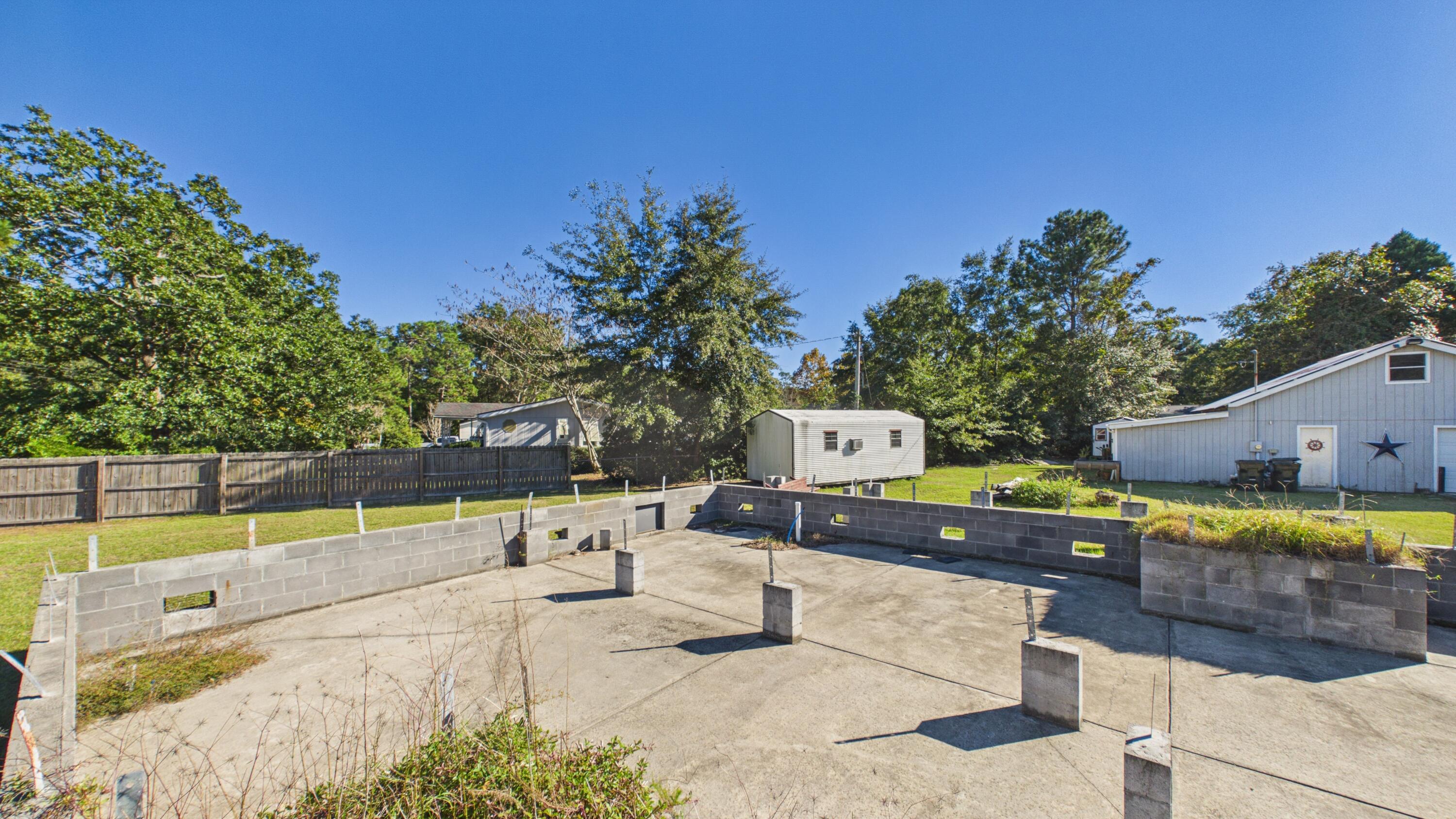 422 General Moultrie Drive