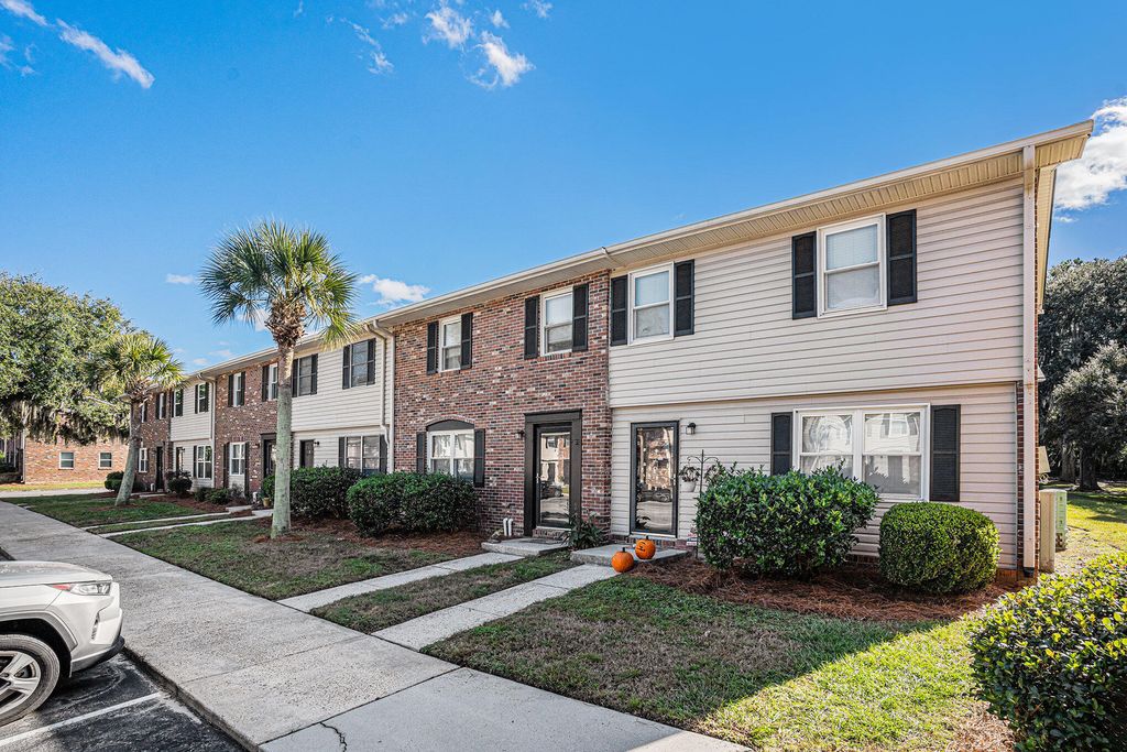 Photo of 415 Parkdale Drive #14d, Charleston, SC 29414 (MLS # 25029339)