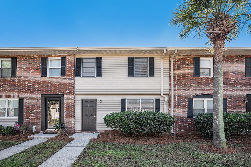 Photo of 415 Parkdale Drive #14d, Charleston, SC 29414 (MLS # 25029339)