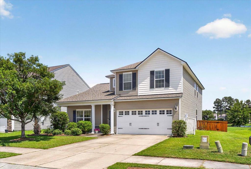 Photo of 204 Decatur Drive, Summerville, SC 29486 (MLS # 26018877)