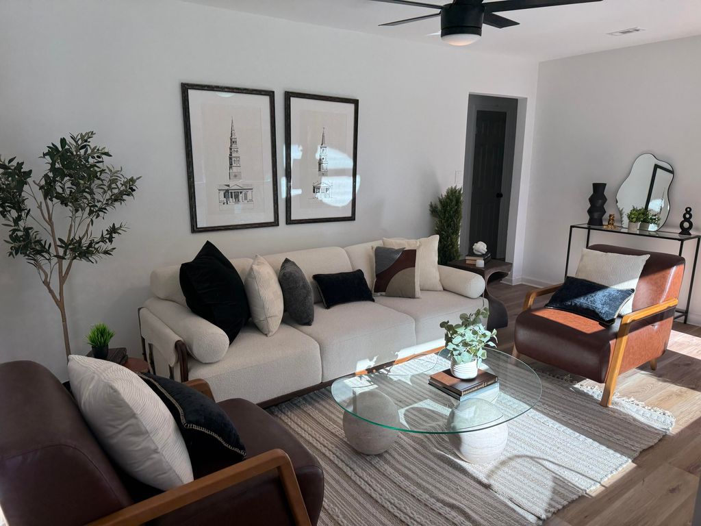 Photo of 203 Shamrock Drive, Summerville, SC 29483 (MLS # 26000316)