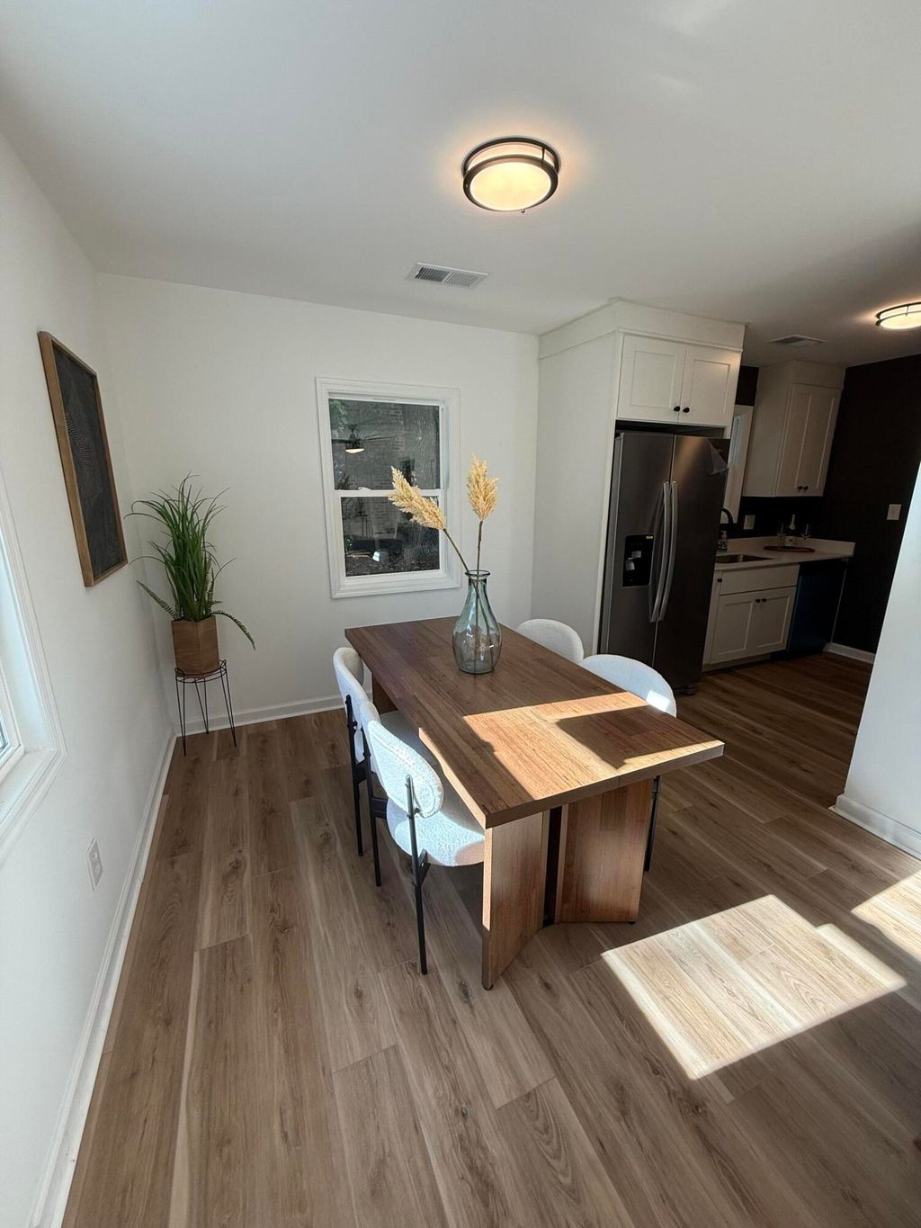 Photo of 203 Shamrock Drive, Summerville, SC 29483 (MLS # 26000316)