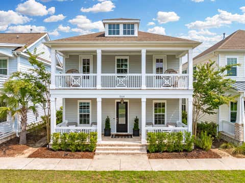 Photo of 1559 Low Park Street, Mount Pleasant, SC 29464 (MLS # 26021566)